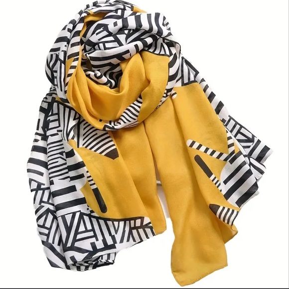Women’s Yellow and Black Geometric Pattern Scarf NWT - Picture 2 of 6